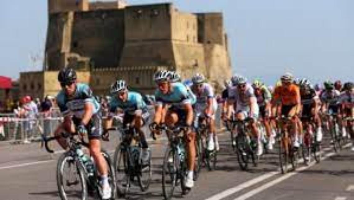 Giro d'Italia, tutte le limitazioni al traffico e al parcheggio per oggi e domani