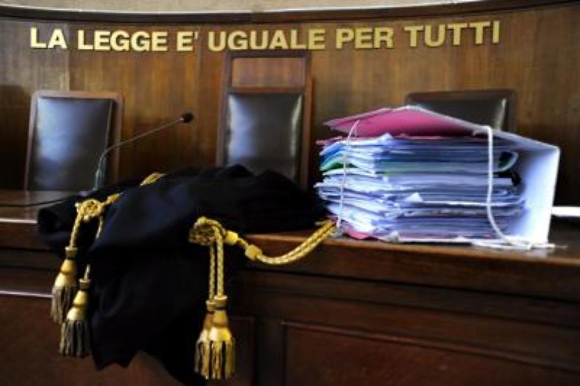 Denunciò 12 volte il marito che poi la uccise: condannati i pm