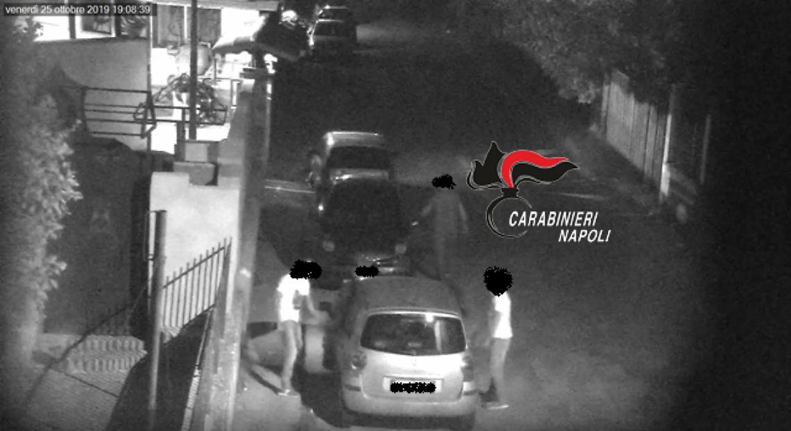 Caivano, pusher gestivano una "piazza" da 80 clienti al giorno: 5 arresti
