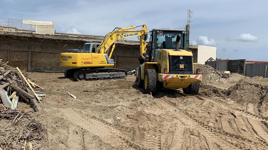 Pozzuoli, parte la pulizia straordinaria di spiagge e scogliere