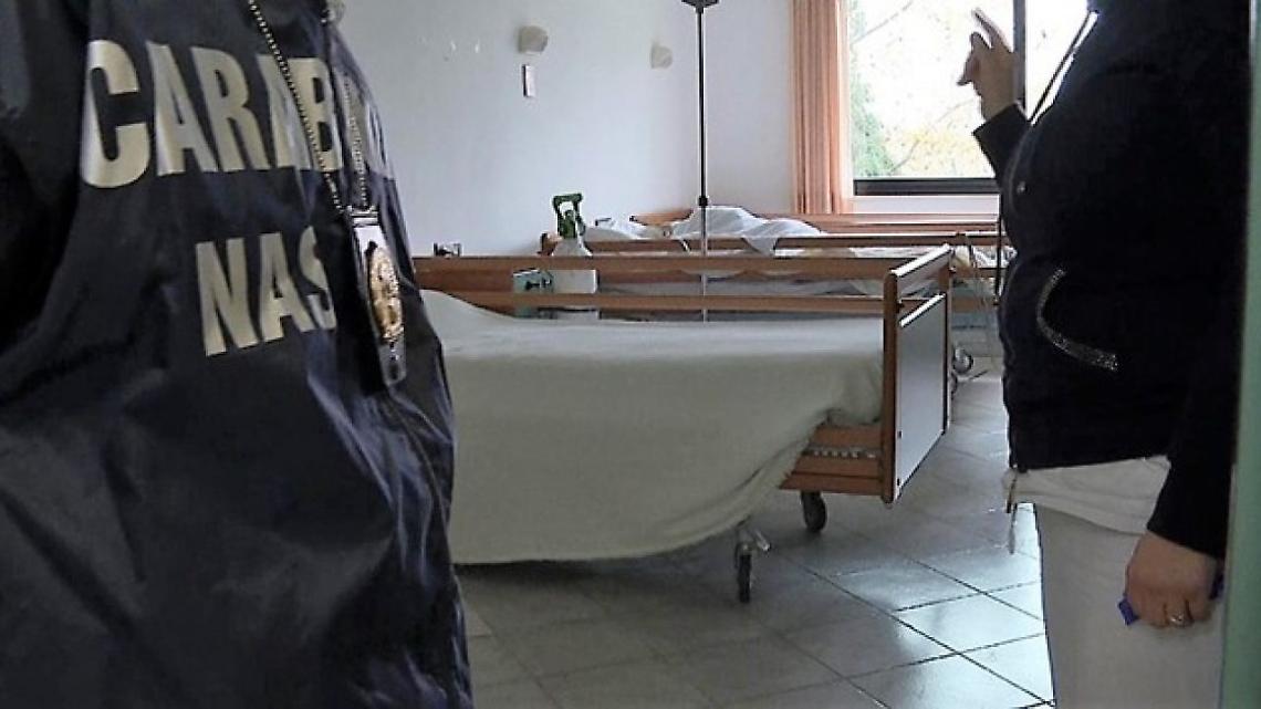 Blitz dei Nas nella residenza per anziani, chiesta la chiusura