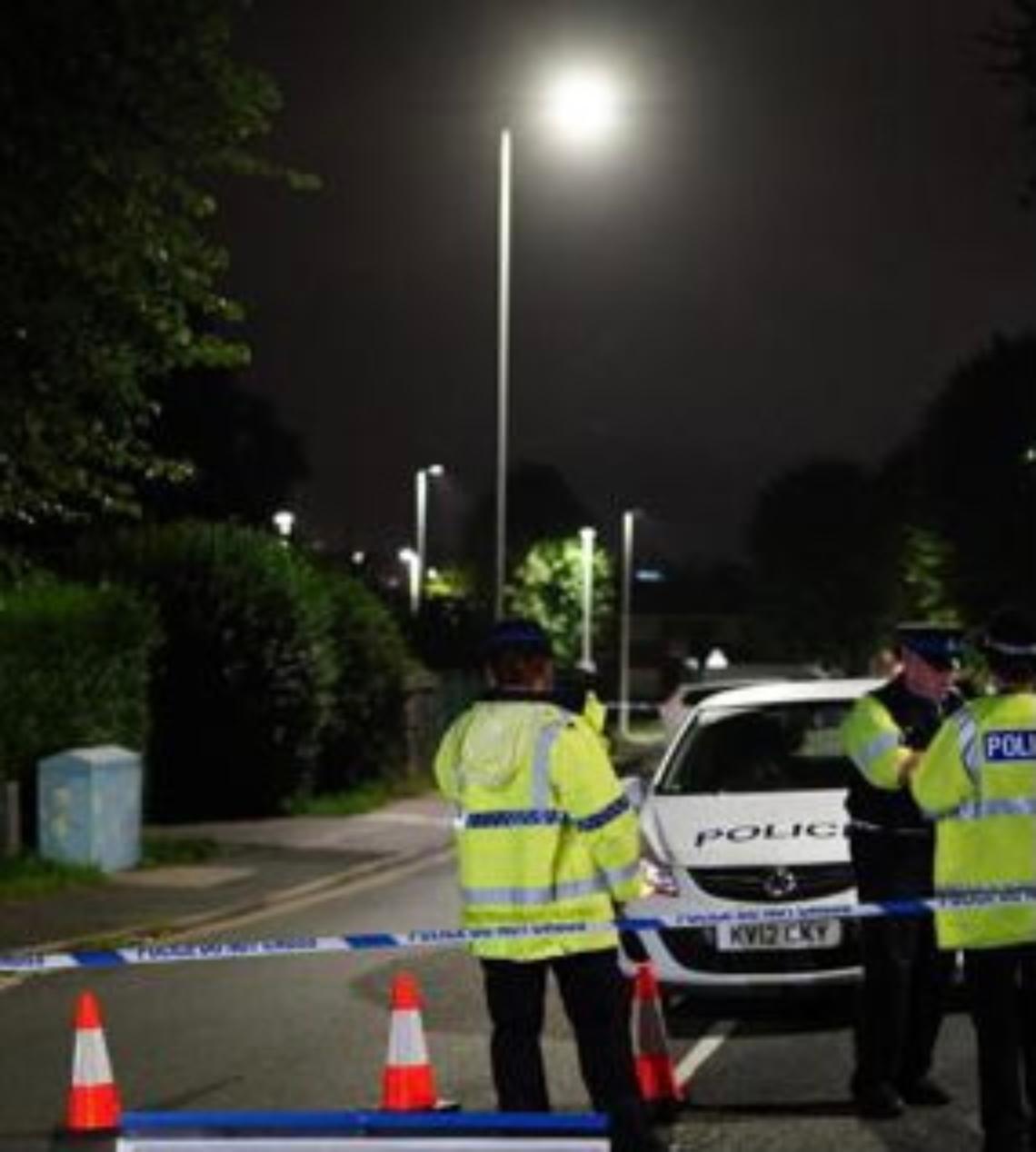 Sparatoria, uccide cinque persone e poi si suicida. Tra le vittime un bimbo di 10 anni