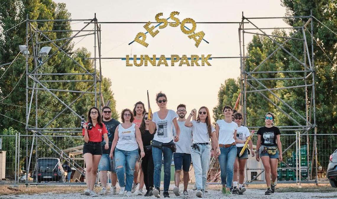 Pessoa Luna Park ai Quartieri Spagnoli con le installazioni di Roxy in the box
