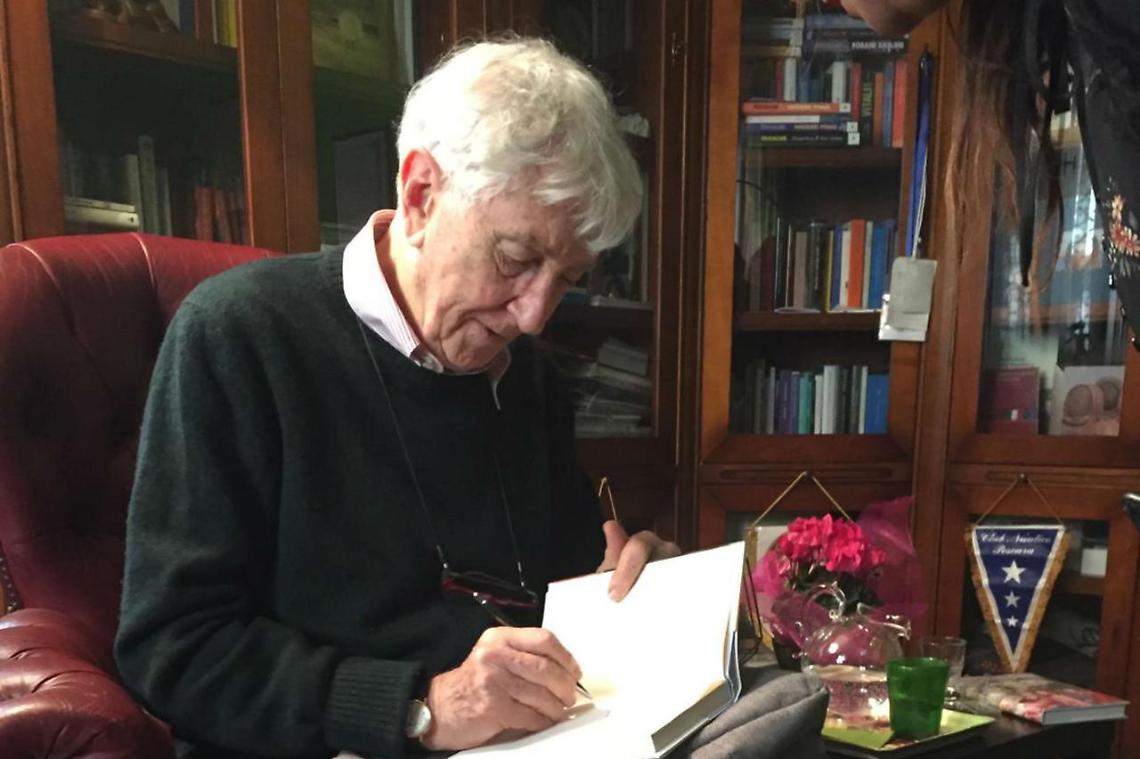 Corrado Augias: «Restituisco Legion d'onore in memoria di Giulio Regeni»