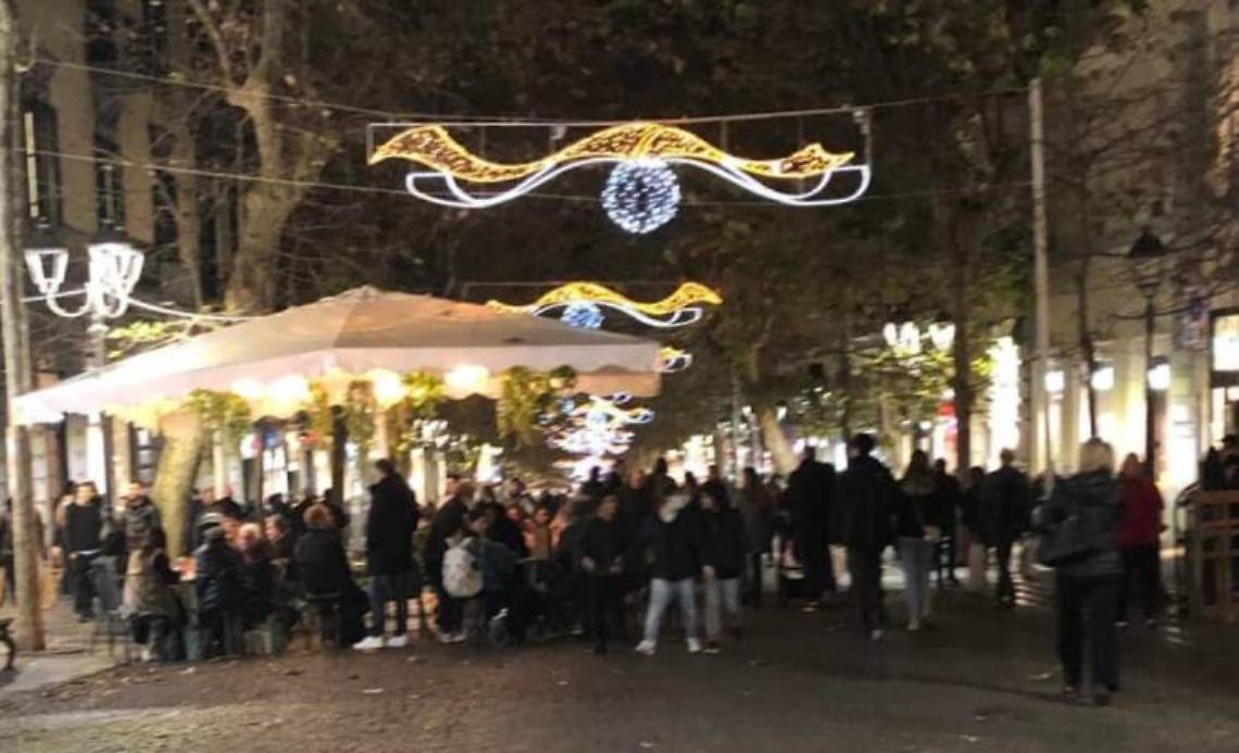 Vomero, al via la potatura: «entro 48 ore possibile ripristino luminarie»