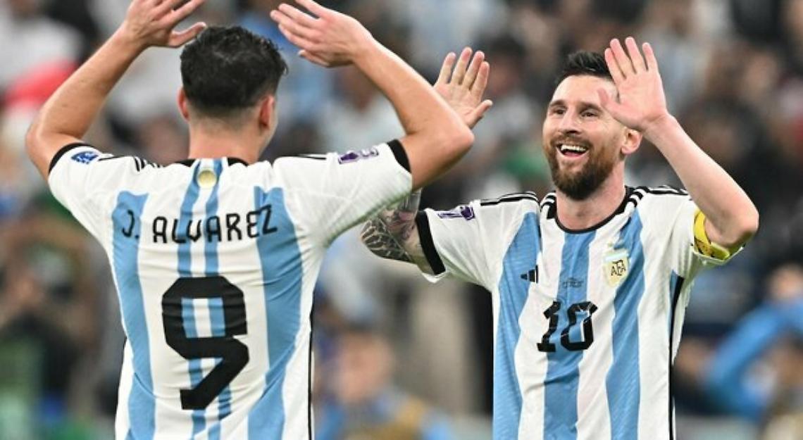 Mondiali, Messi porta l'Argentina in finale: 3-0 alla Croazia con un gol e due assist