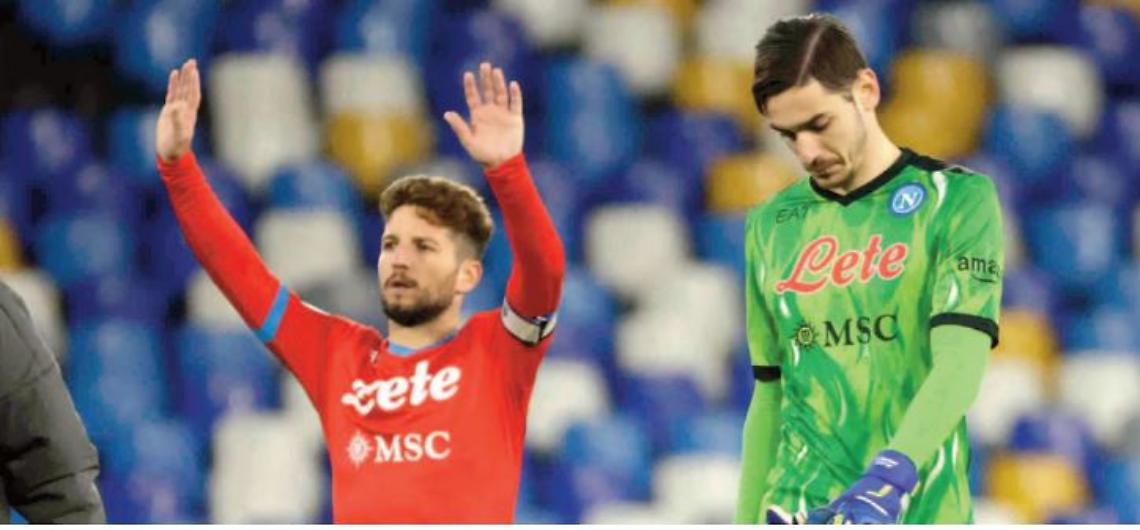 Pasticci, sfortuna ed errori: il Napoli ne prende cinque e già saluta la Coppa Italia