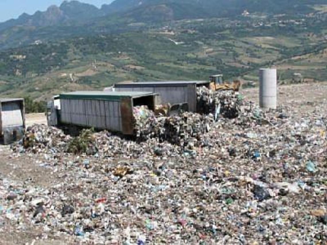 Traffico illecito di rifiuti, sequestrati 5 milioni di beni <br>a due campani