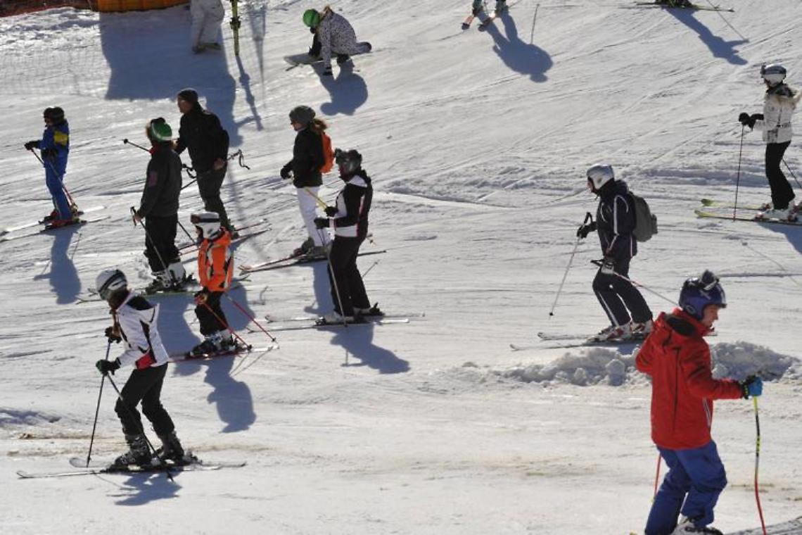 Covid, Speranza: «Stop sci fino al 5 marzo»