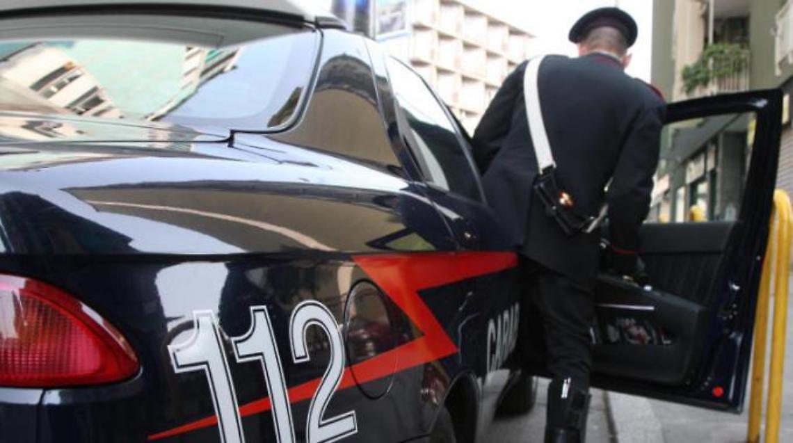 Accoltellato dalla madre, simula rapina: denunciato
