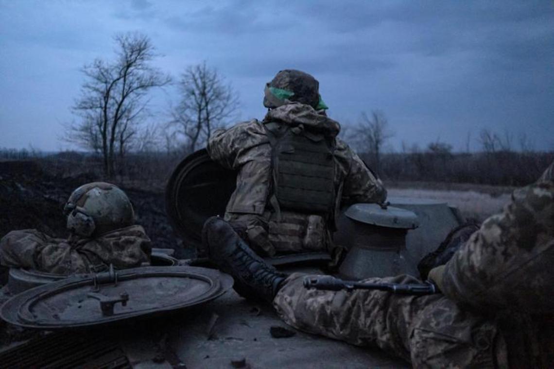 Ucraina a corto di combattenti esperti e armi, cresce pessimismo: l'analisi
