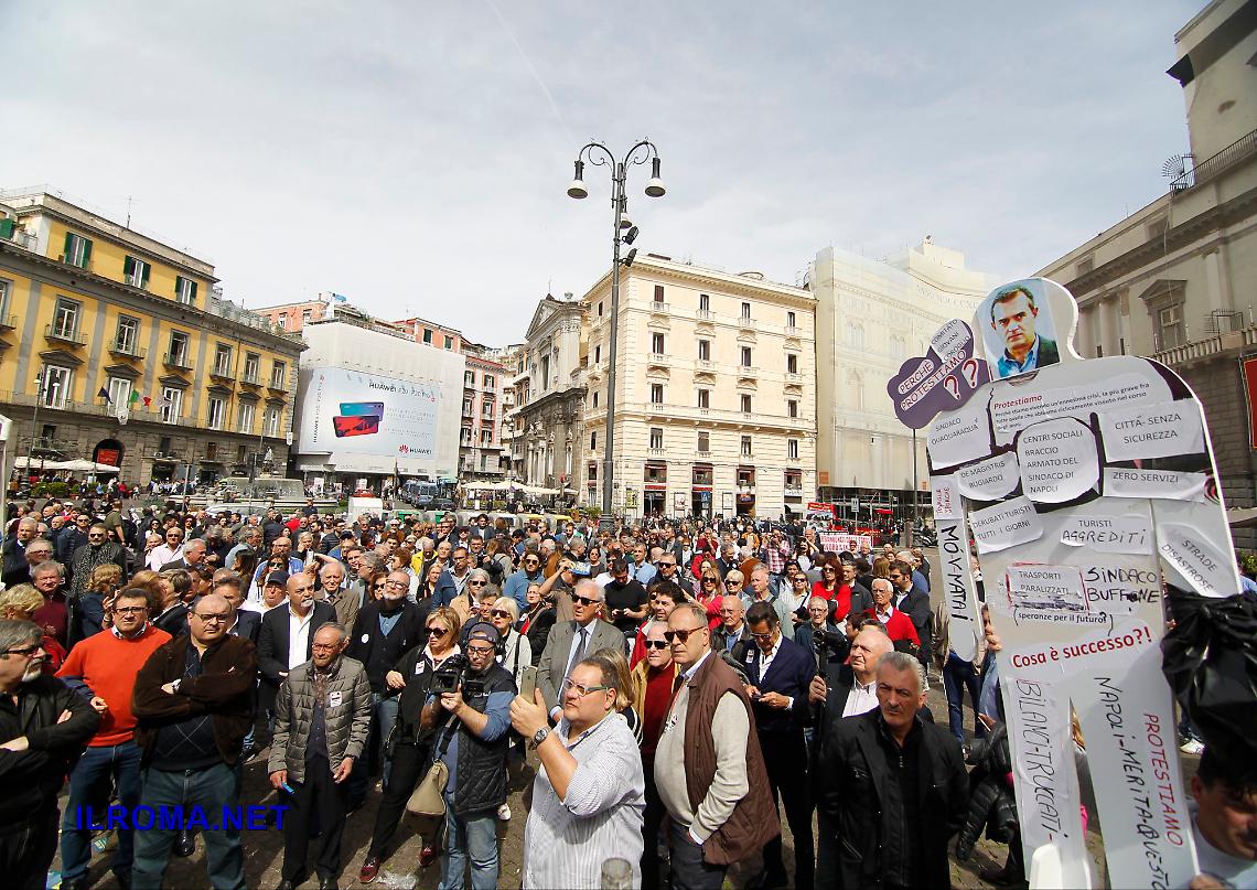 Contromanifestazione, Casapound e Fn al presidio: il Pd lascia la piazza