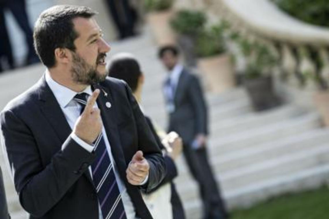 Salvini-Raggi, nuovo round
