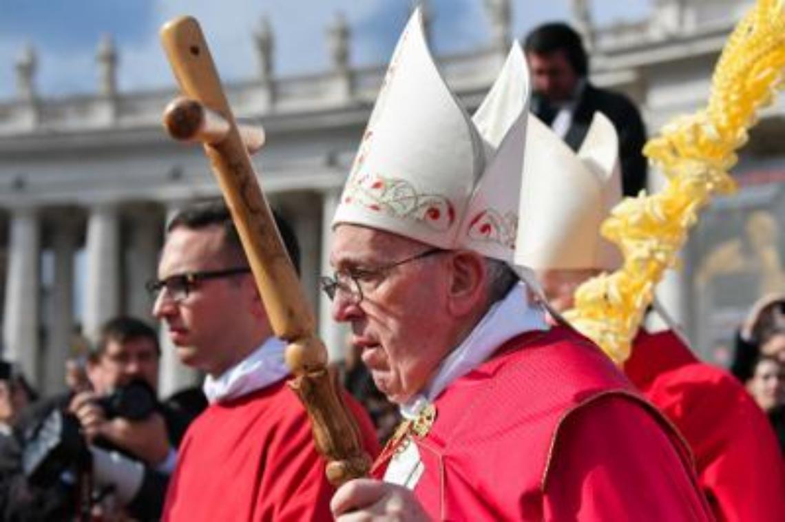 Papa: "In momenti bui bisogna avere coraggio di tacere"