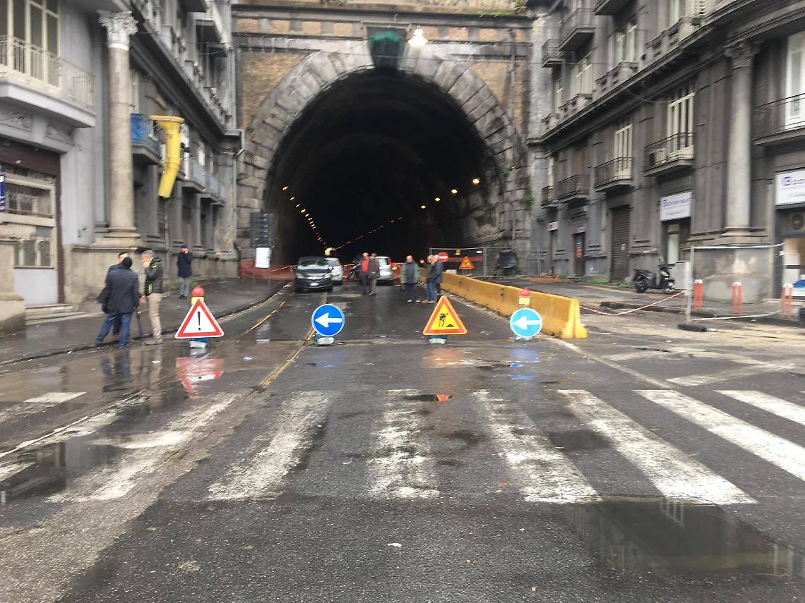 Napoli, Galleria Laziale chiusa per una notte