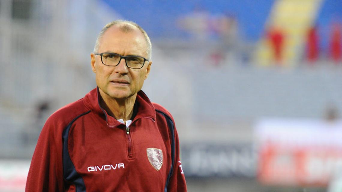 Salernitana ko a Cagliari, la salvezza si allontana