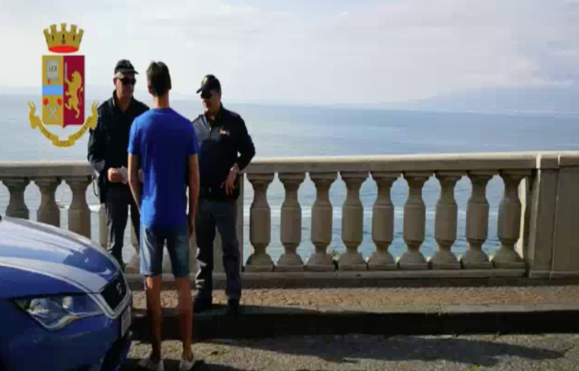 Turista drogata e violentata, in manette 5 dipendenti di un hotel: lo stupro condiviso in una chat