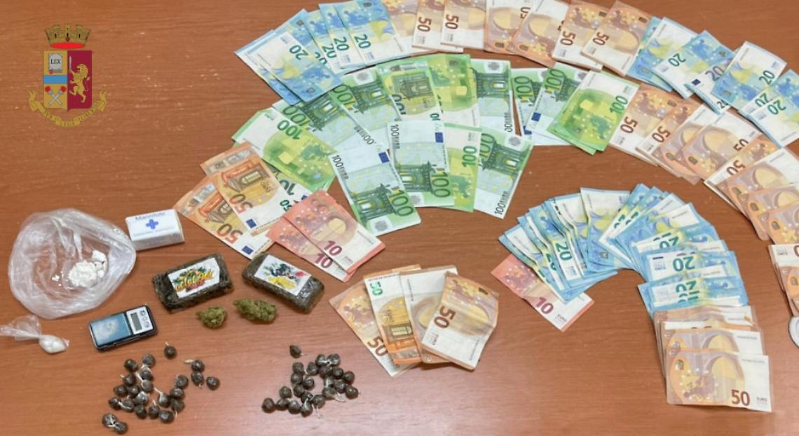 Scampia, coniugi sorpresi con la droga: arrestati