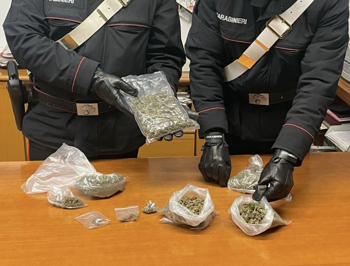 Mezzo chilo di marijuana sequestrato dai carabinieri a Pimonte