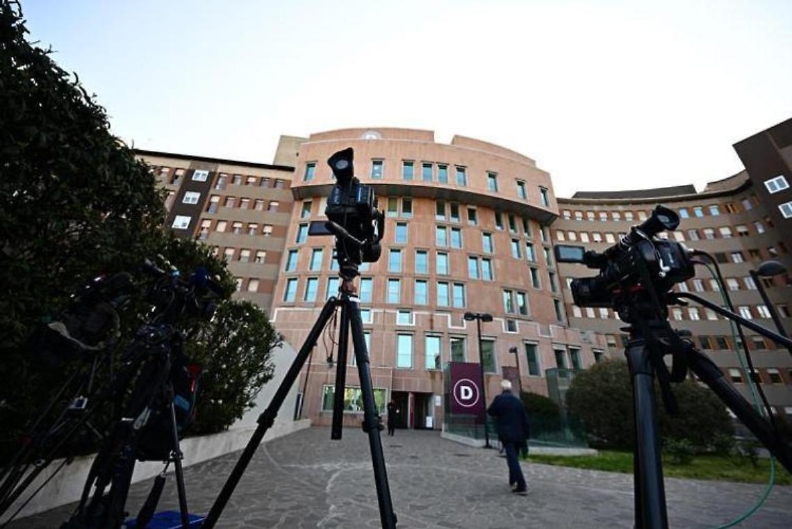 Meloni da Berlusconi al San Raffaele: «Di ottimo umore, è in rapida ripresa»