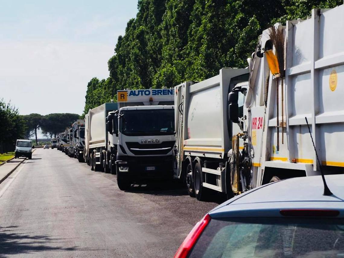 Rifiuti, Viglione: lunghe code di camion agli Stir
