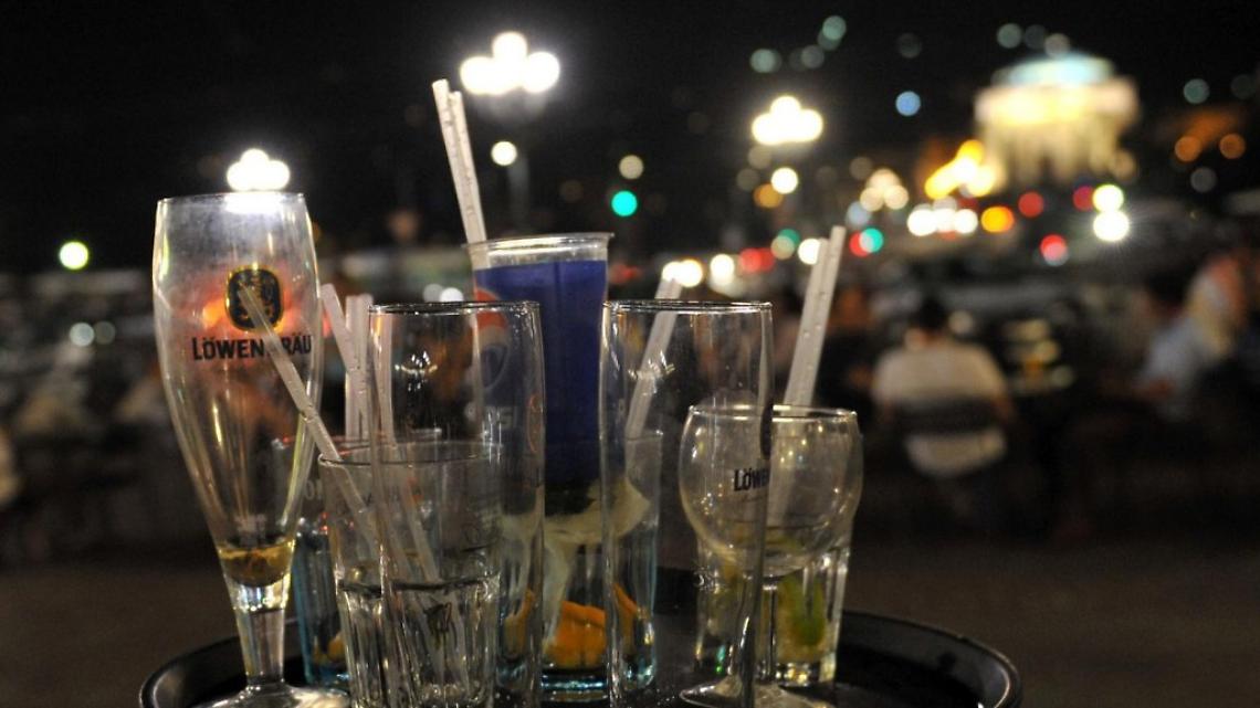 Napoli, primo drink a 11 anni: allarme dei medici 
