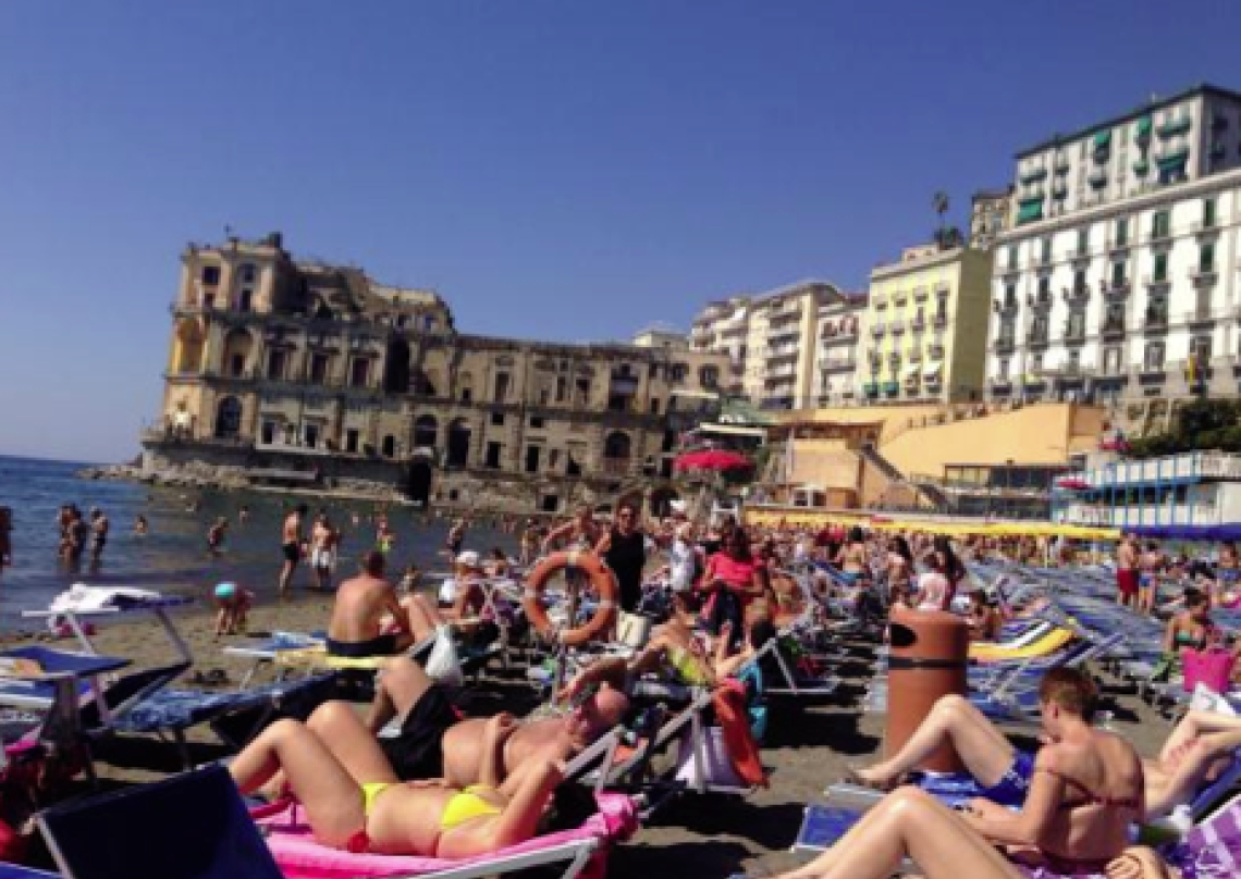 Molesta ragazzina sul lido, 23enne in manette