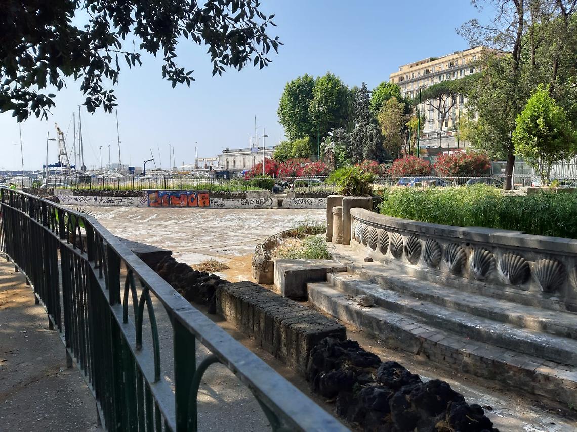 Napoli, interventi di pulizia su 8 fontane storiche