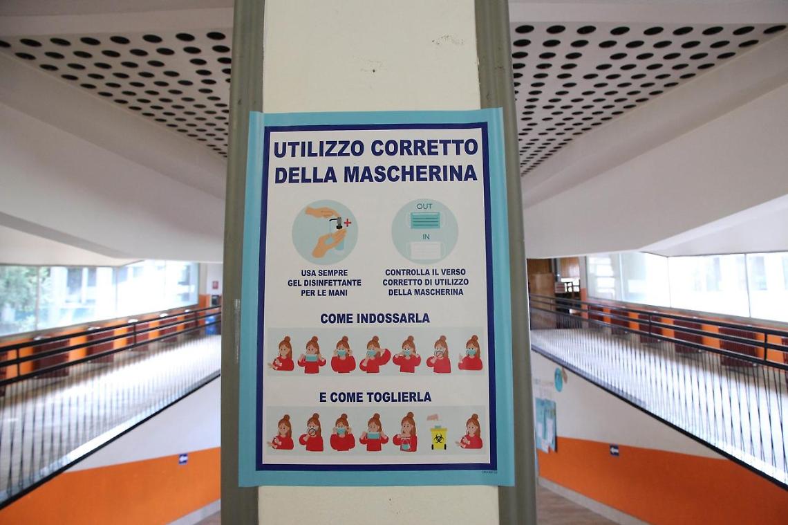 Scuola, mascherine e gel: al via un anno straordinario