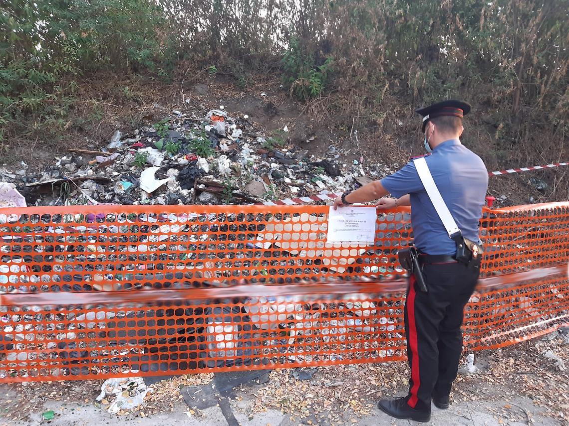 Sorpreso a incendiare rifiuti, denunciato 86enne