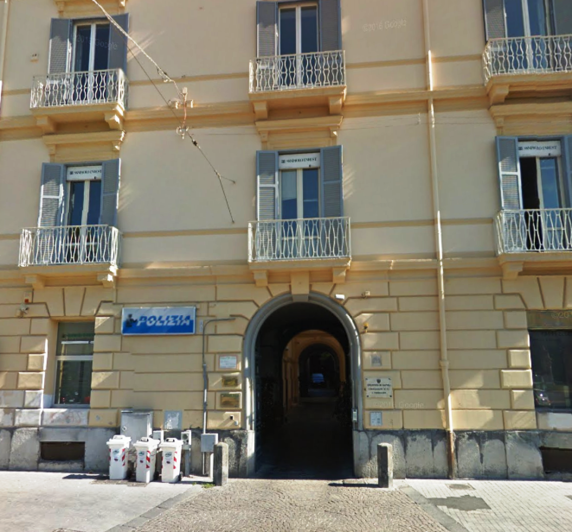 Simula una rapina, denunciata la responsabile del ristorante Vesi di via Caracciolo