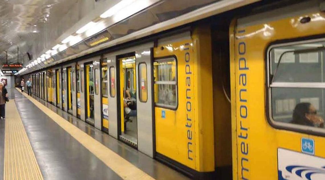 Napoli, morto l'uomo investito dal treno nella metro