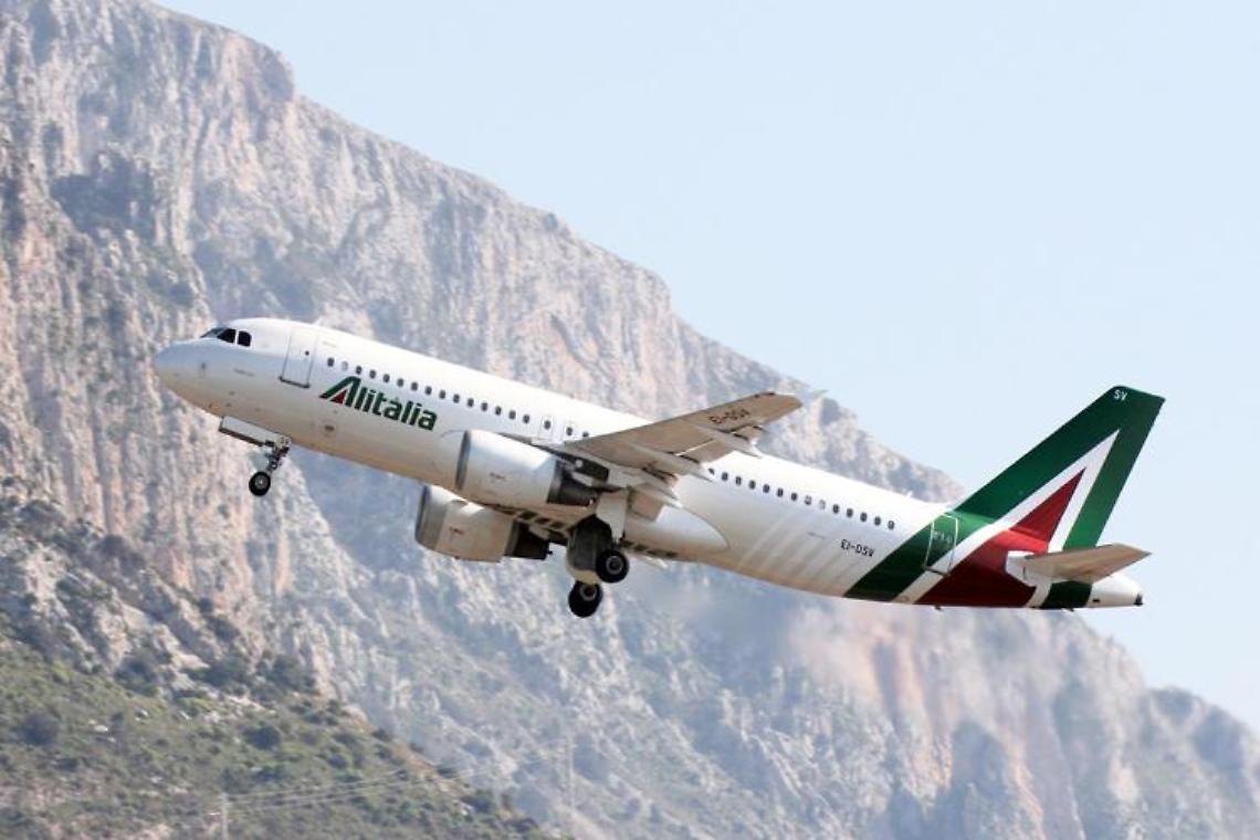 Alitalia addio, oggi l'ultimo volo