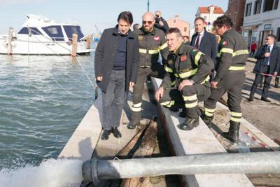 Stato d'emergenza a Venezia, Spitz commissario Mose