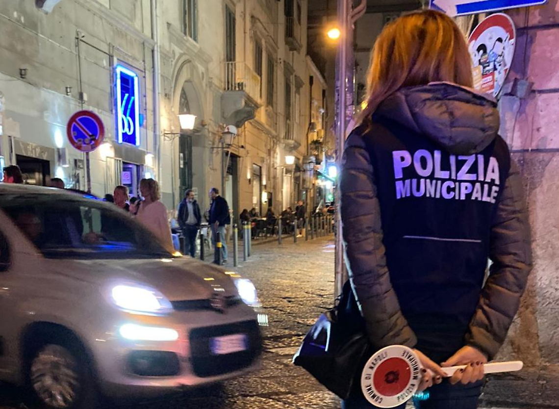 Vigilessa aggredita e ferita a Fuorigrotta