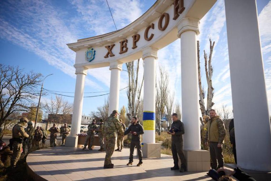 Zelensky arriva a Kherson