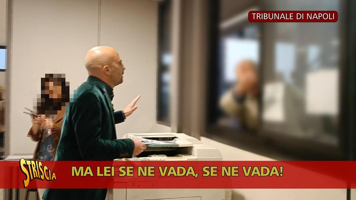 “Striscia” nel tribunale di Napoli: fotocopie senza scontrino fiscale