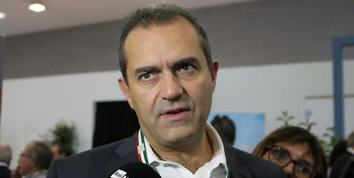 De Magistris: «Non salvato da Fi, partiti hanno votato per commissariamento»