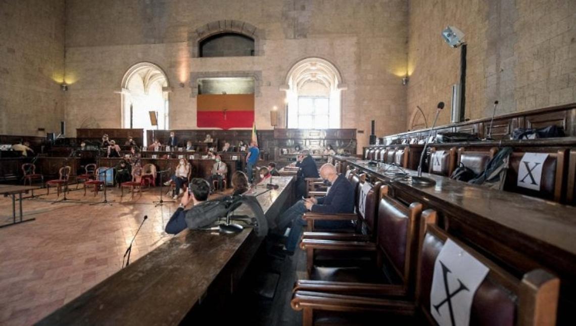 Napoli, Consiglio approva bilancio consolidato