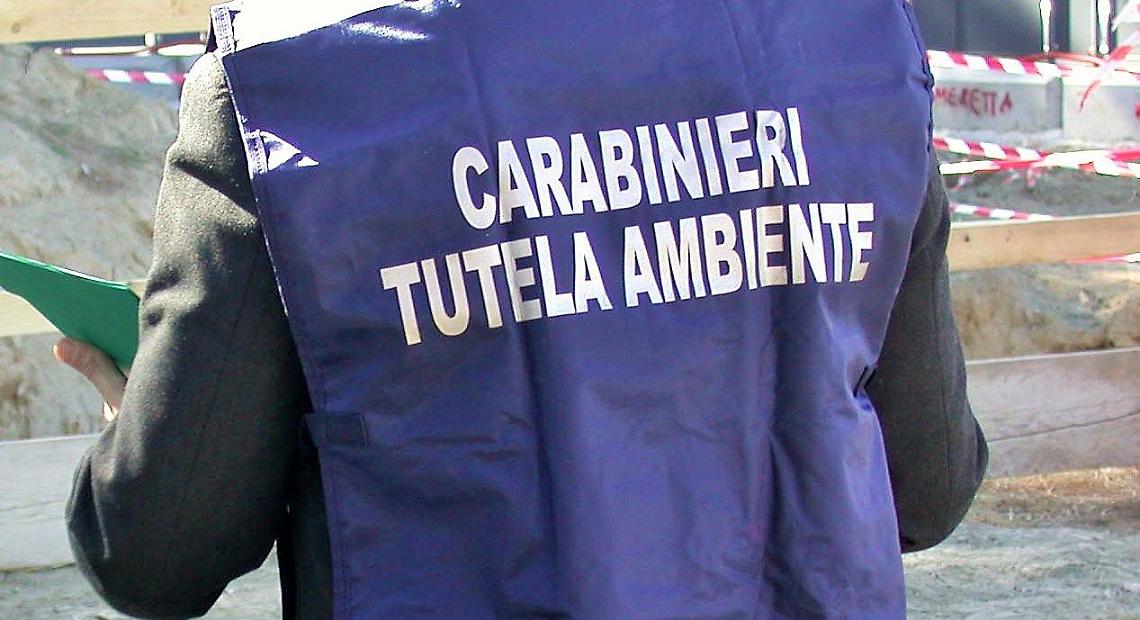 Scarichi illeciti, sequestrato laboratorio di analisi