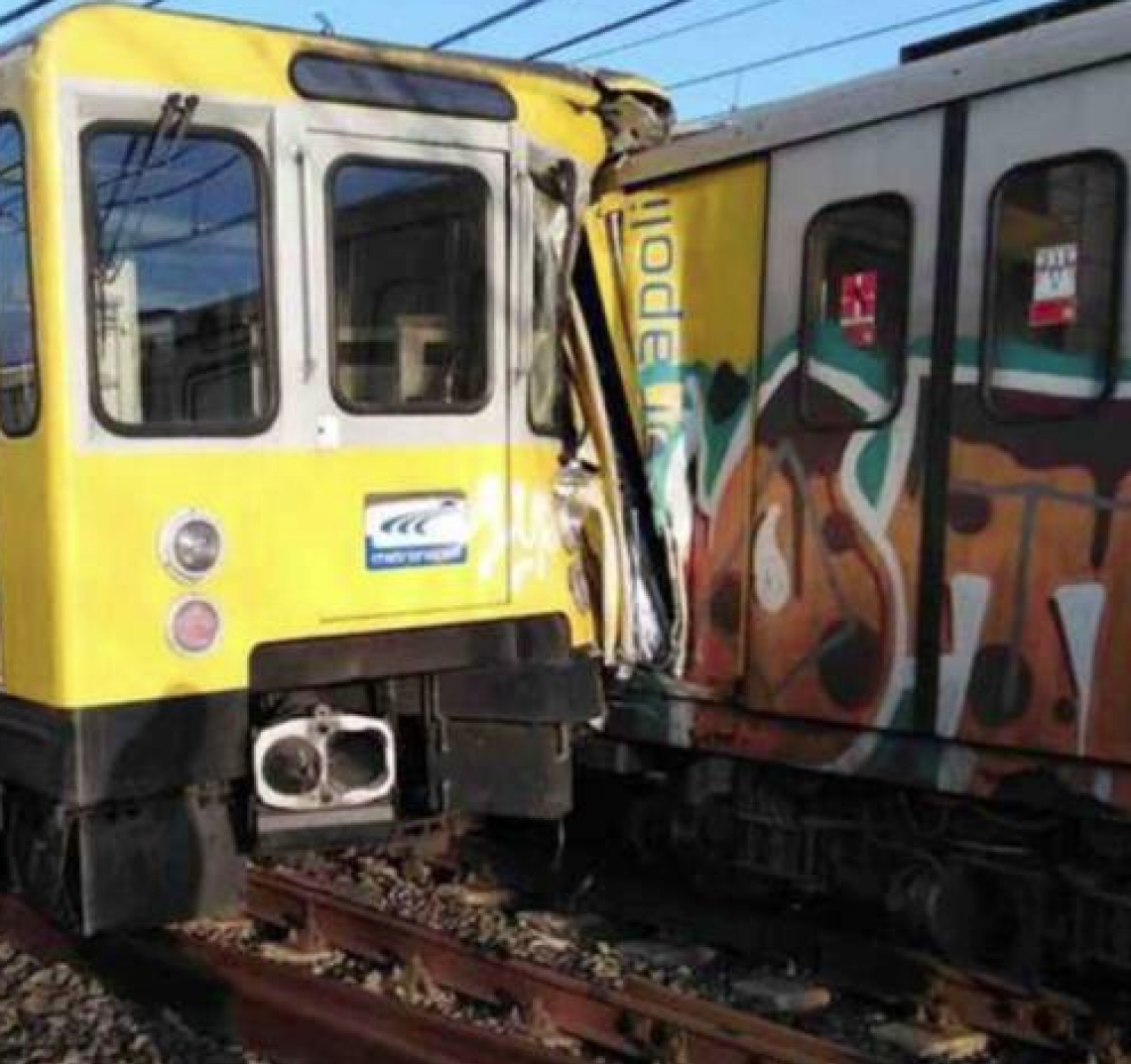 Scontro nella metro, s'indaga per disastro ferroviario e lesioni