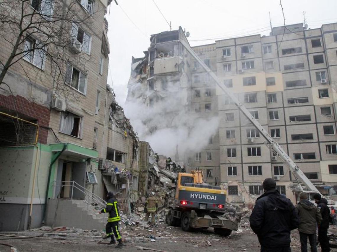 Ucraina, 29 morti in raid Russia su Dnipro: si scava tra le macerie