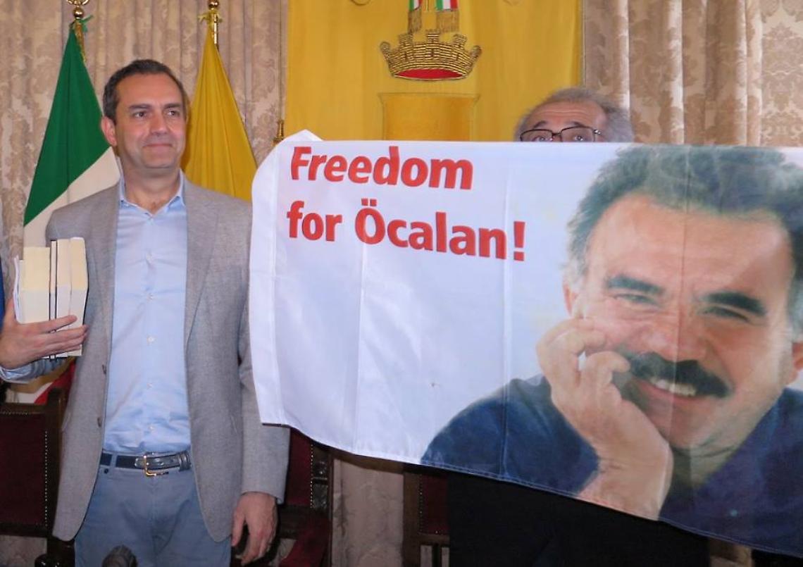 Abdullah Ocalan nominato cittadino onorario Napoli 