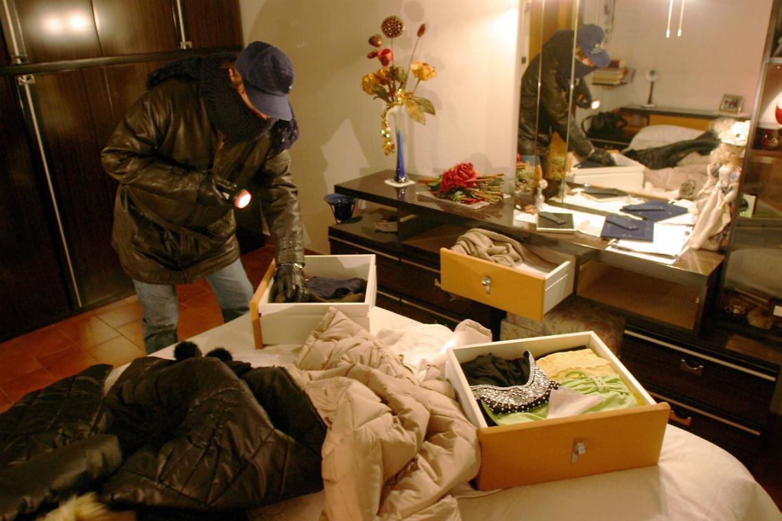 Anziana legata e imbavagliata in casa: rubati 40mila euro