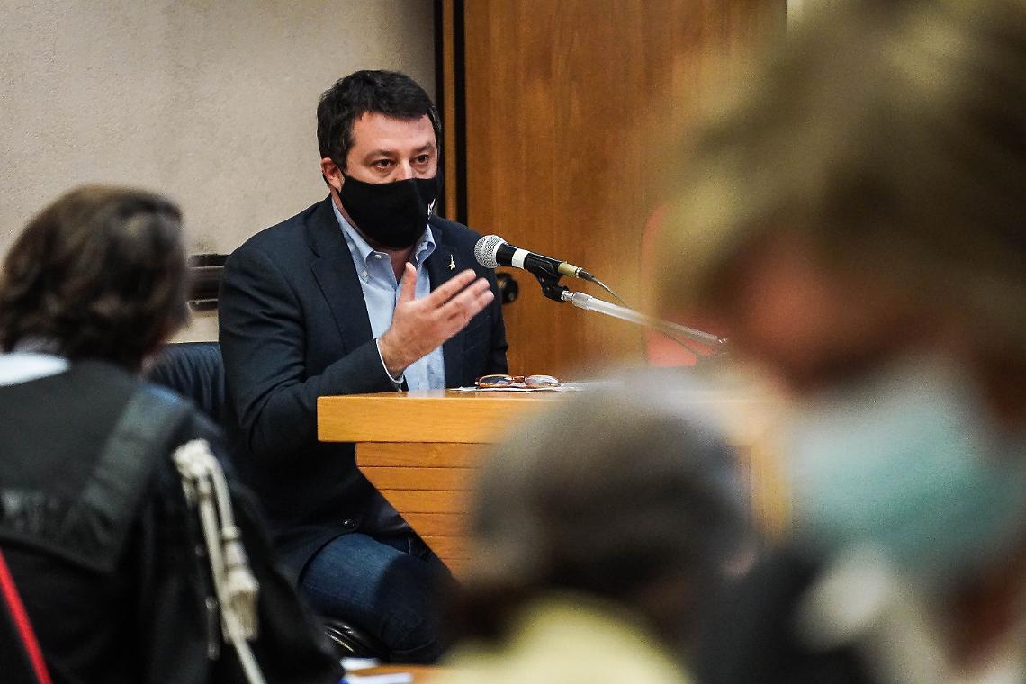 Salvini a Napoli, via al processo contro i 99 Posse