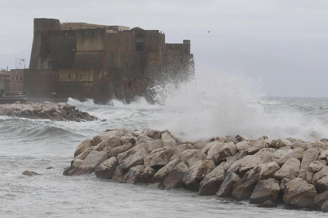 Vento forte e mare agitato, nuova allerta meteo in Campania