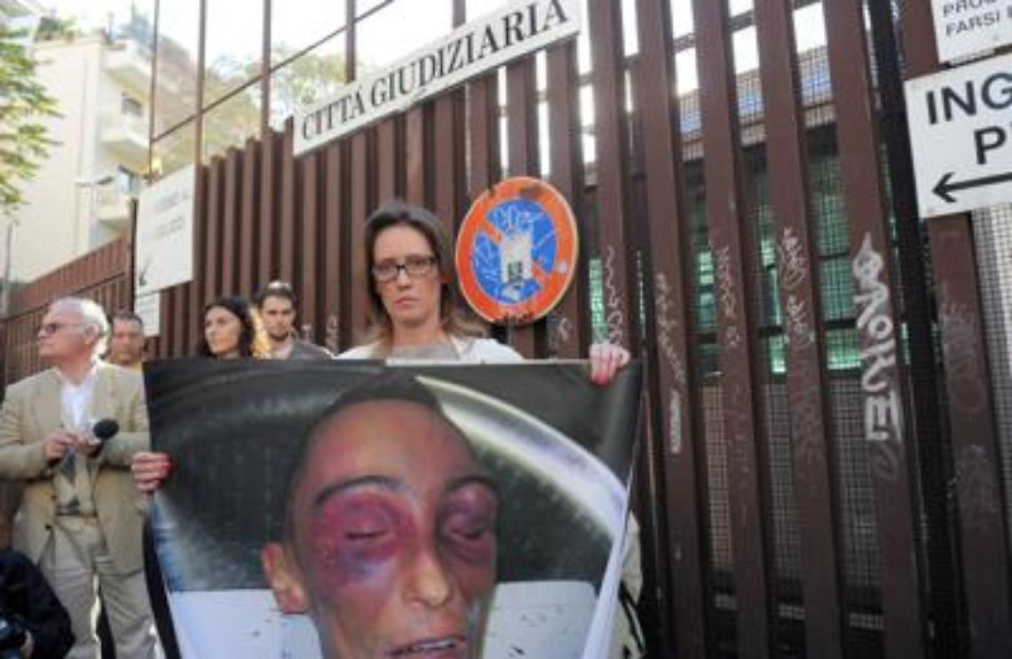 Cucchi, carabiniere in aula: «Mi dissero che era stato massacrato dai colleghi»