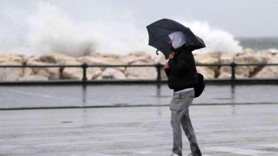 Maltempo: collegamenti difficili per le isole, Procida isolata