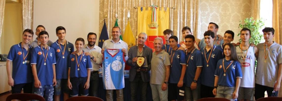 Basket, Kouros Napoli premiata in Comune