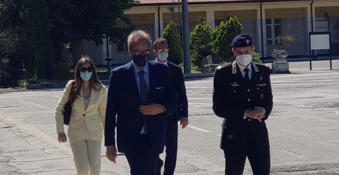 Prefetto alla Caserma “Caretto”, sede del Reggimento Carabinieri Campania